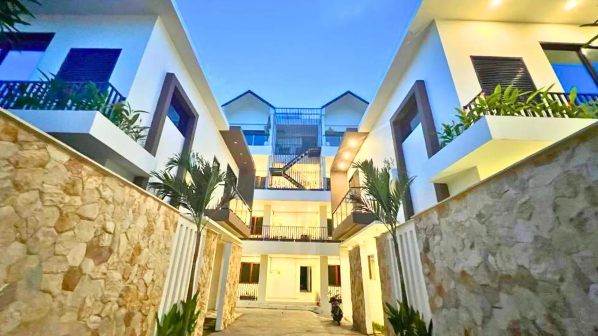 Anyaa 3 Bedroom Apartment Ju43 location